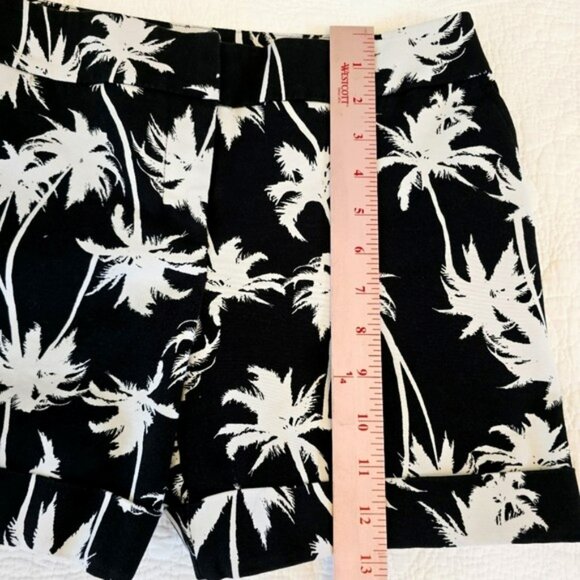 Apt. 9 Women's Shorts Size 4 Black White Palm Trees Pockets Tropical Vacation - Picture 4 of 13